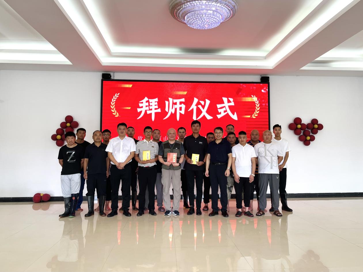 师徒携手 共奏高压水洗濯新篇章