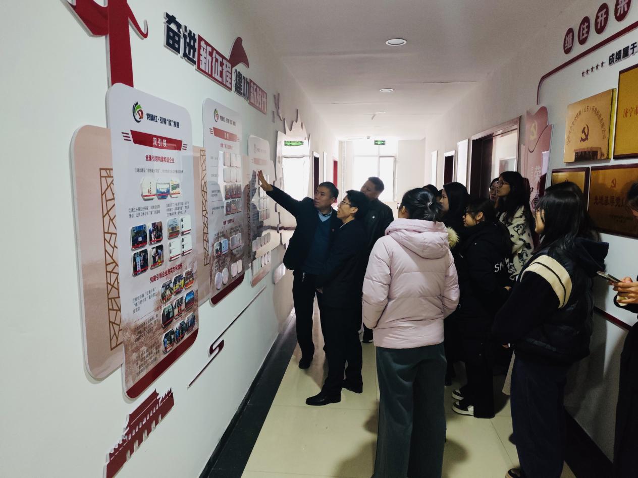 党建共建聚协力 医企偕行促生长 ——bwin必赢官方网站公司党支部联合园区综合党委、经开区卫健办党组开展了支部联建活动